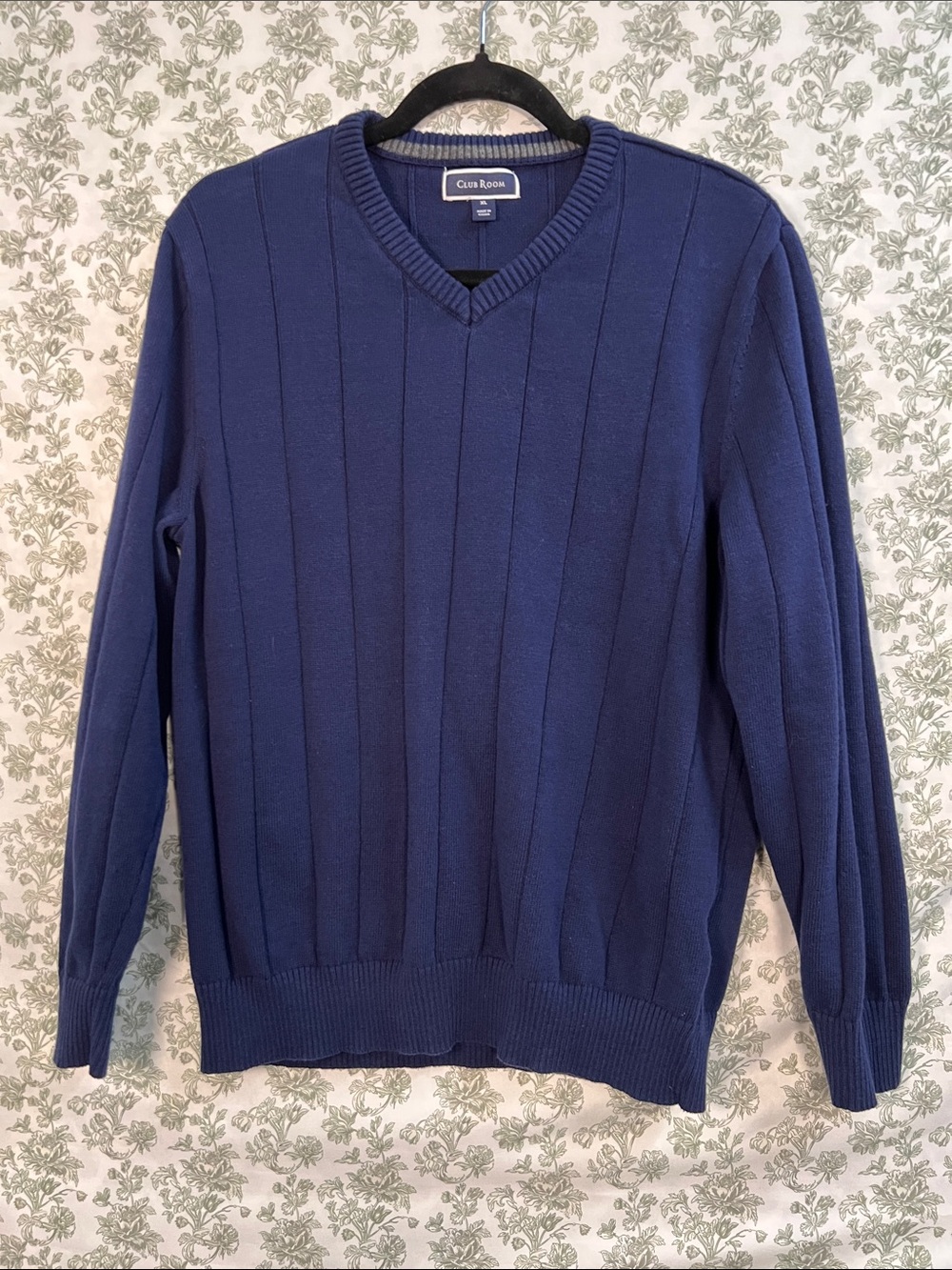 Club Room Men's Deep Navy Ribbed V-Neck Sweater